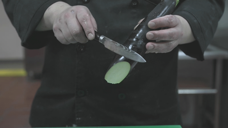 1小刀茄子削片.gif